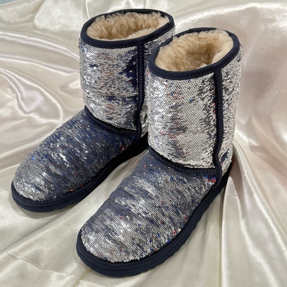 Ugg Short Stellar Sequin Boots Silver Red Blue Shearling Size 6 Special Edition - Picture 2 of 13